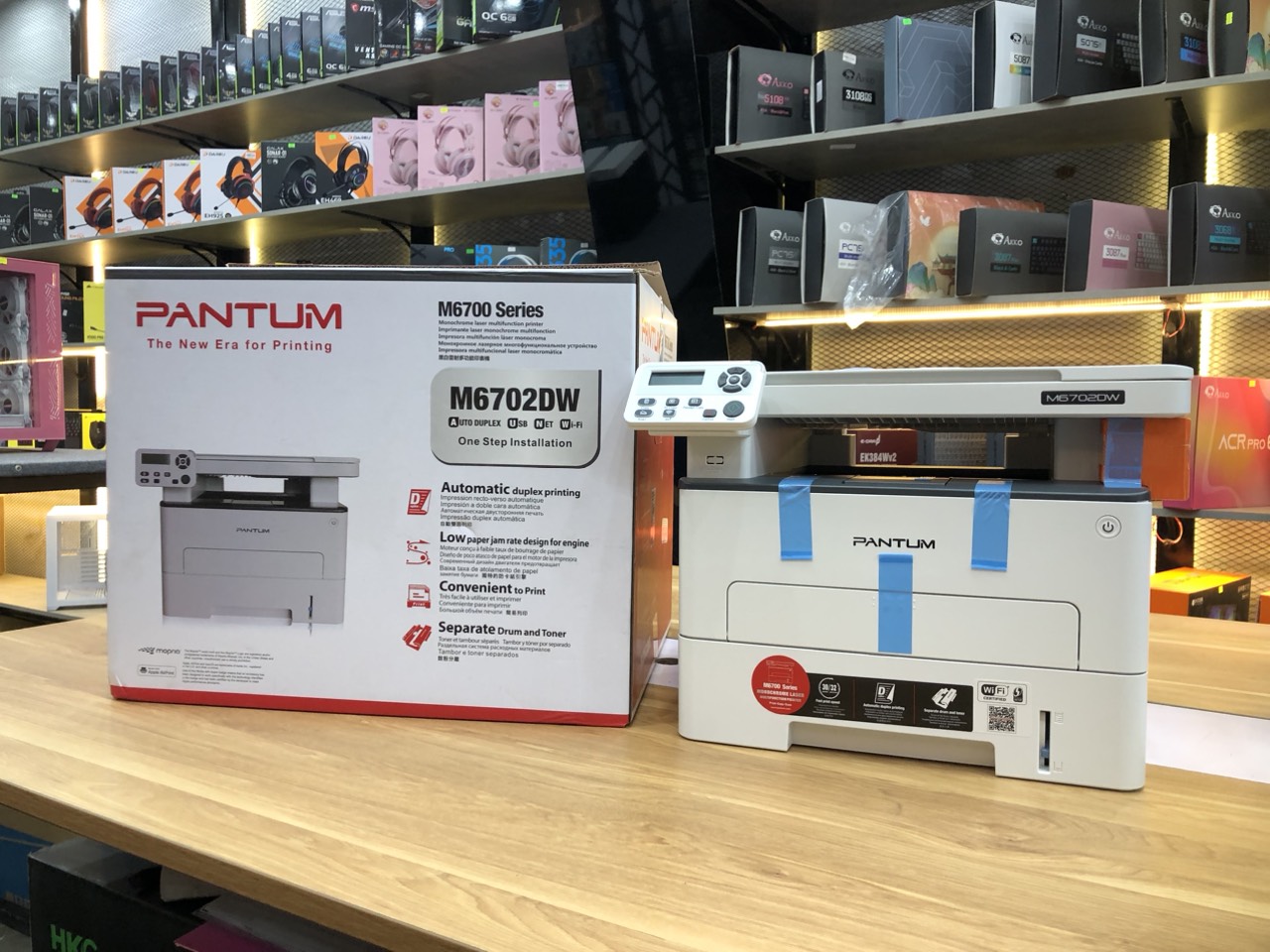 Máy in đa năng đen trắng M6702DW