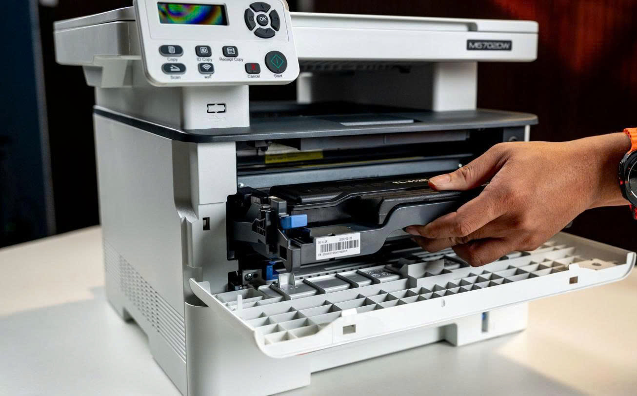Máy in đa năng đen trắng M6702DW