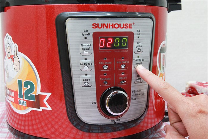 Nồi áp suất điện Sunhouse SHD 1767 6 lít