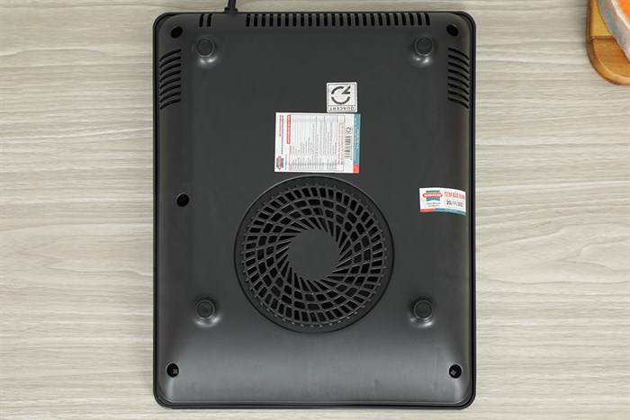 Bếp từ Sunhouse SHD6802