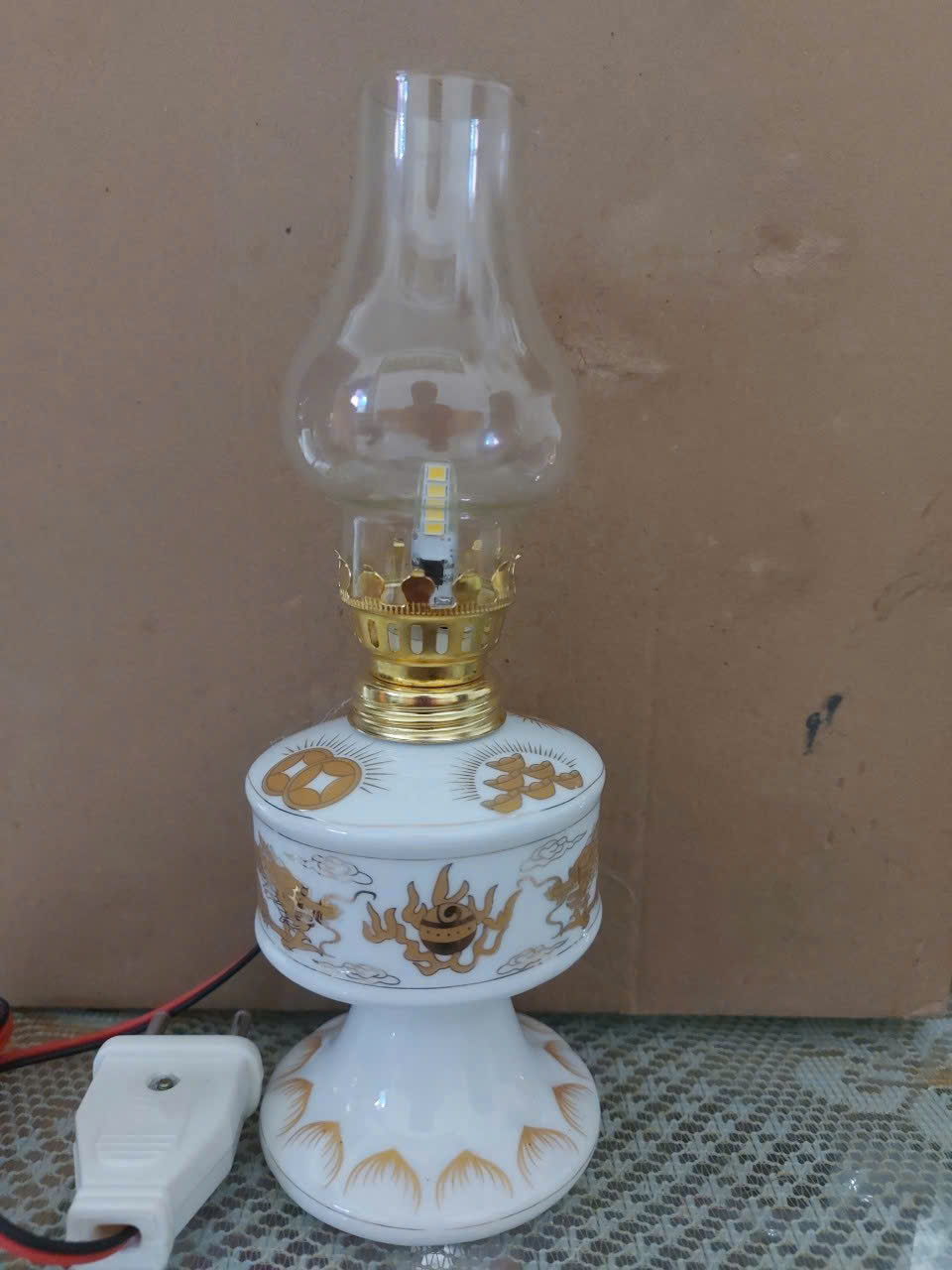 Đèn thờ dầu sứ rồng dùng điện 220v bóng led siêu bền , ánh sáng đẹp