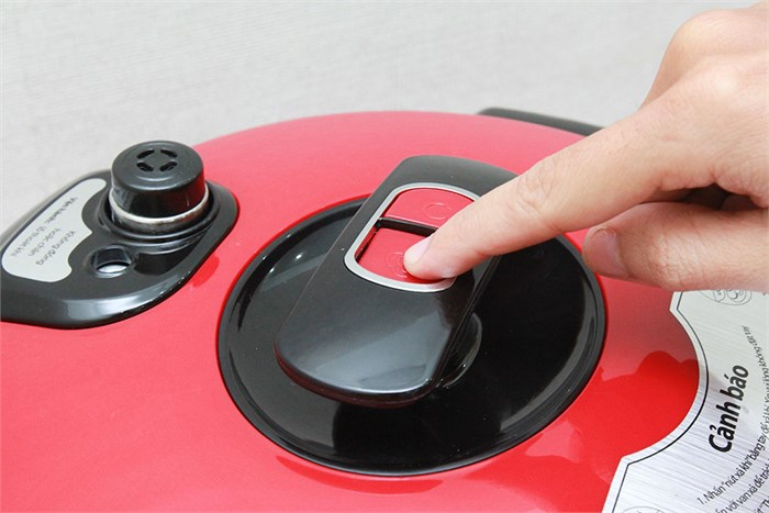Nồi áp suất điện Sunhouse SHD 1767 6 lít