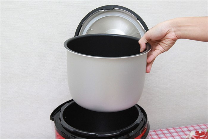 Nồi áp suất điện Sunhouse SHD 1767 6 lít