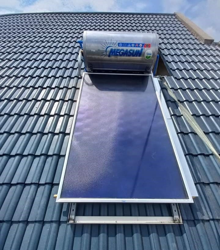 Máy năng lượng mặt trời tấm phẳng Megasun 150 lít không chịu áp