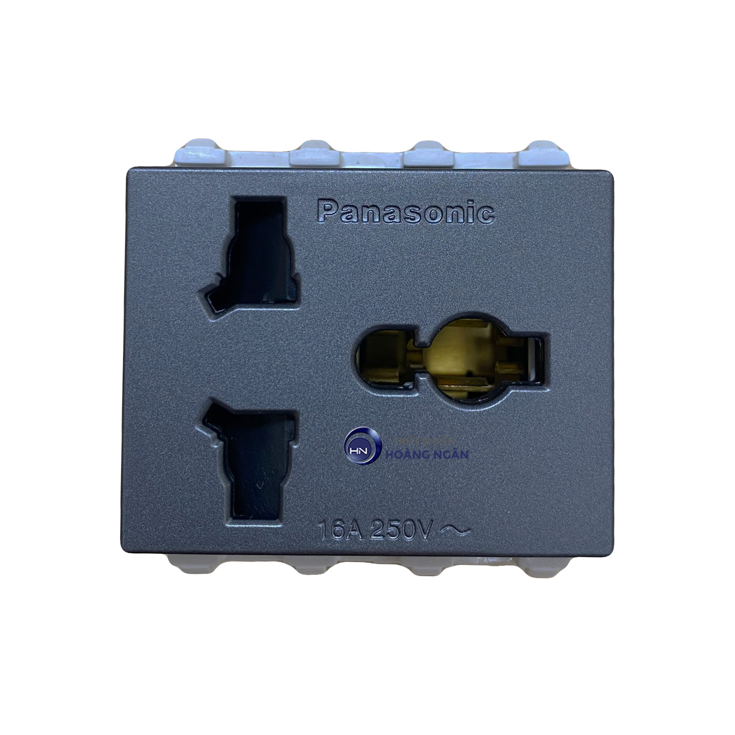 Ổ cắm đa năng Panasonic Halumie có màn che WEV1171 16A