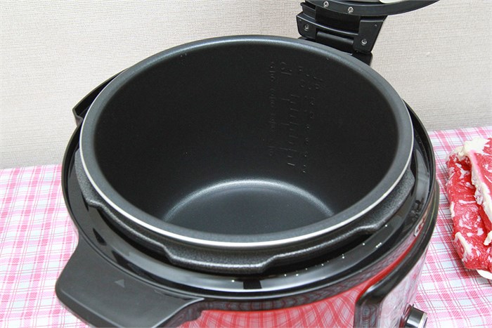 Nồi áp suất điện Sunhouse SHD 1767 6 lít