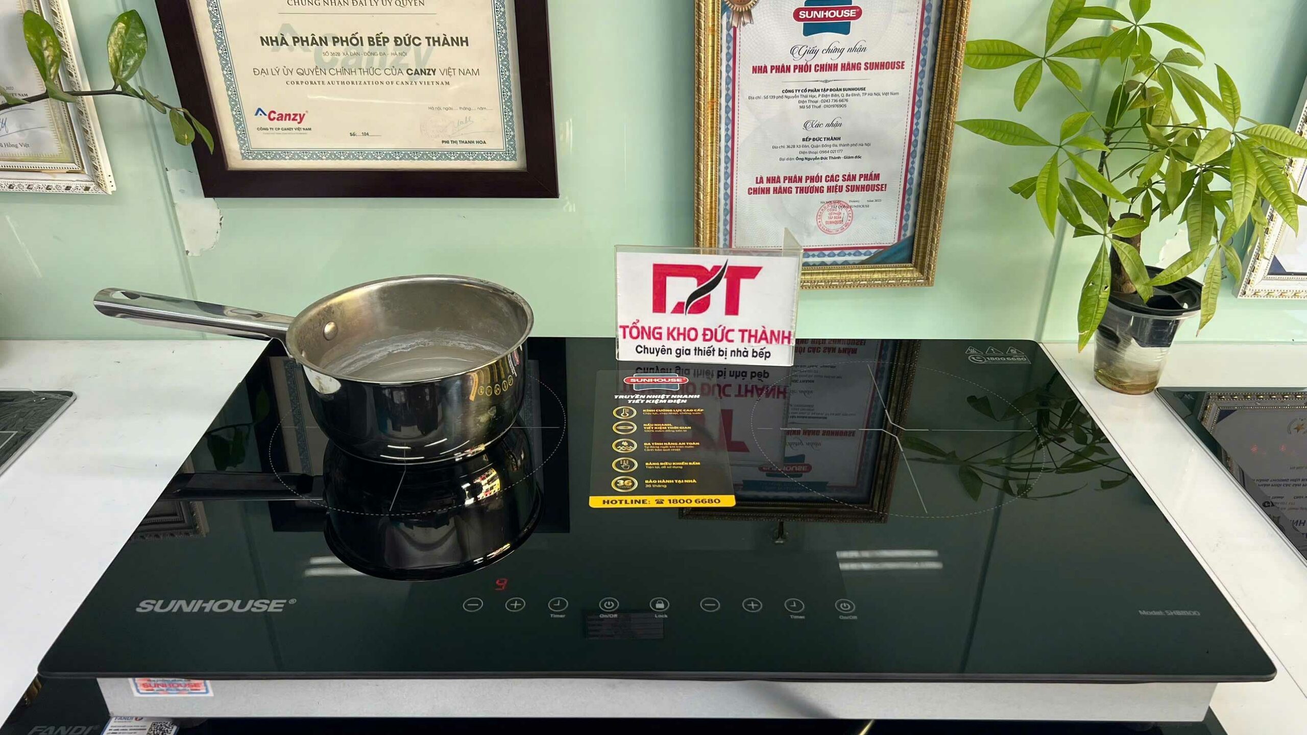 Bếp đôi điện từ Sunhouse SHB8100