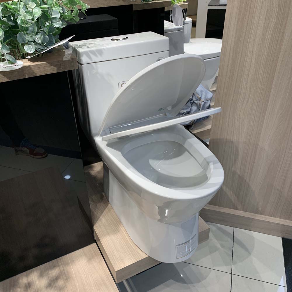 Bàn cầu liền khối nắp rơi êm C1374 CAESAR