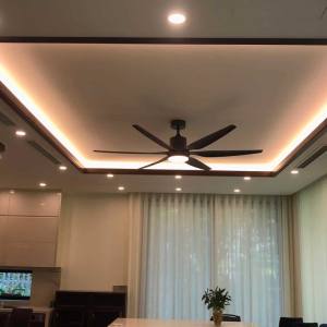 Quạt trần Nanoco NCF5462-PL 6 cánh, có đèn, màu vân gỗ