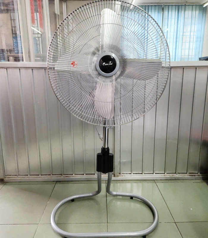 Quạt sàn chinghai FF2399, 4 cánh nhôm, sải cánh 500mm