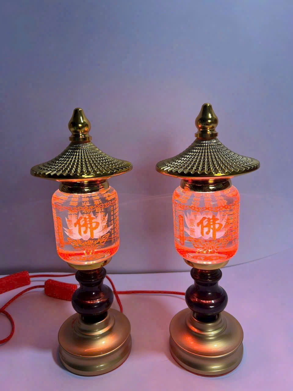 Đèn thờ tâm kinh trụ vuông