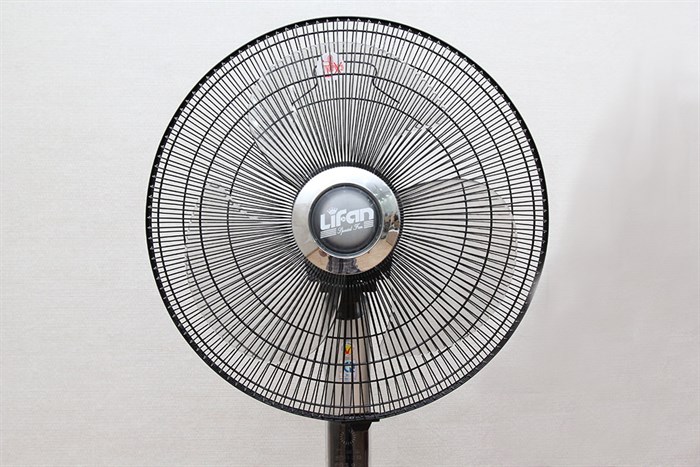 Quạt đứng Lifan Đ16RC8
