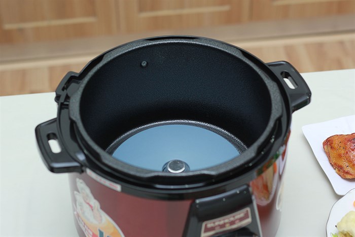 Nồi áp suất điện Sunhouse SHD-1552 5 lít